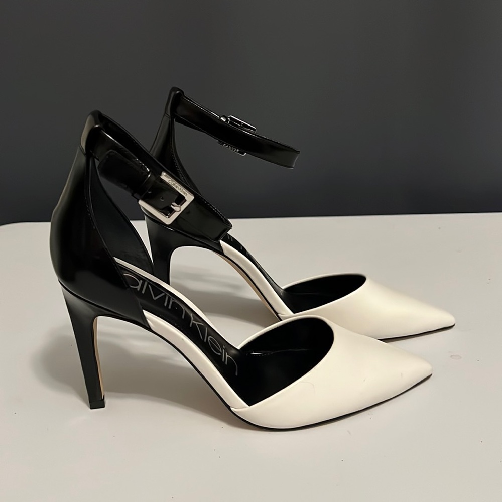 Calvin Klein Hilda Pump